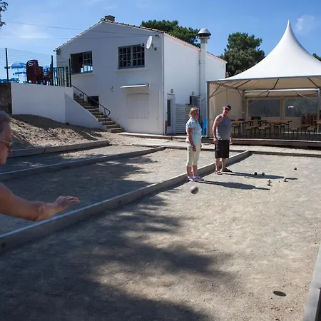 Campsite Domaine Du Collet**** Villeneuve-en-Retz