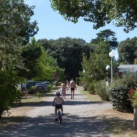 Campingplatz Domaine Du Collet**** *